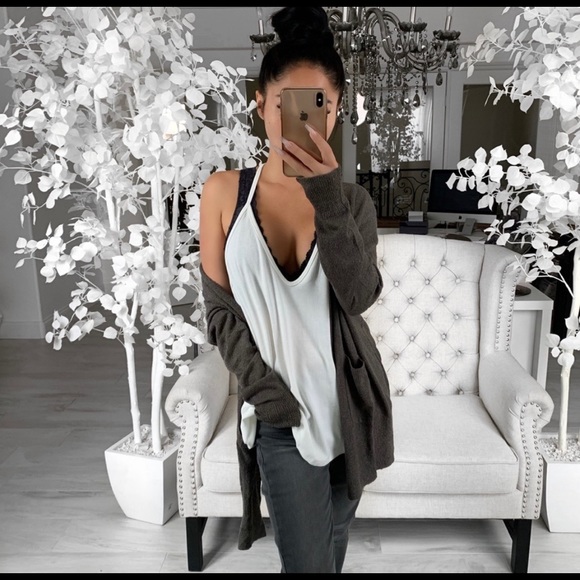 BEAUTIFUL EkAttire sweater! - Picture 2 of 5